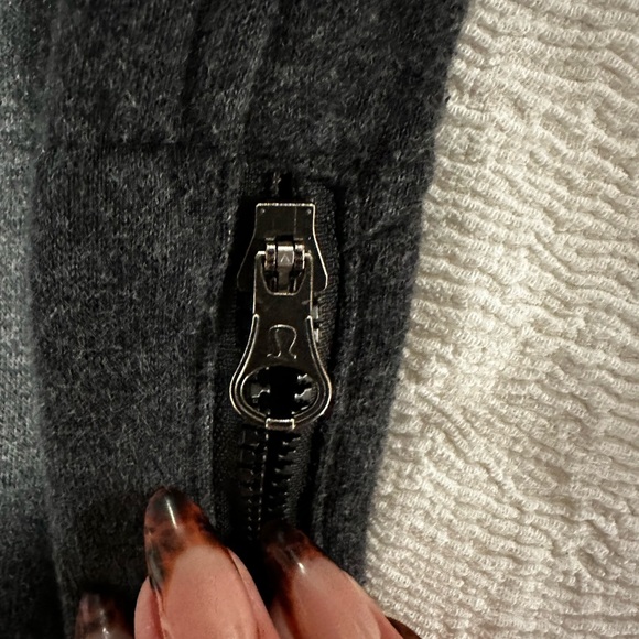 Lululemon Yes Fleece Pullover women’s Large 10 - Picture 4 of 9